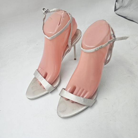 Jeffrey Campbell Blossmz White Satin Strappy Heels Sandals Womens 9.5 Ankle Wmn - Picture 3 of 9